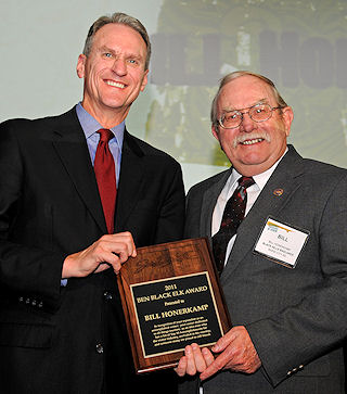 Photo of Governor Daugaard and Bill Honerkamp